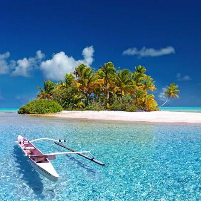 Lisa Mallett at Destinations Travel Agency can help you with making your dream Tahiti honeymoon come true.